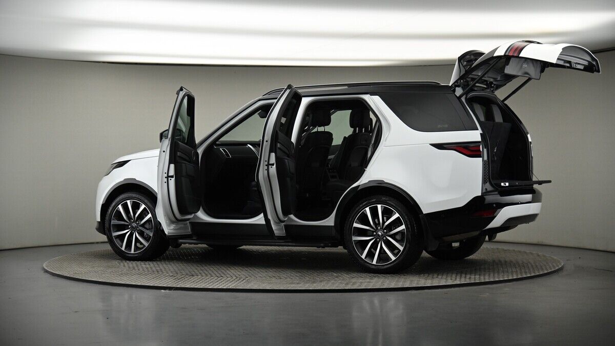 More views of Land Rover Discovery