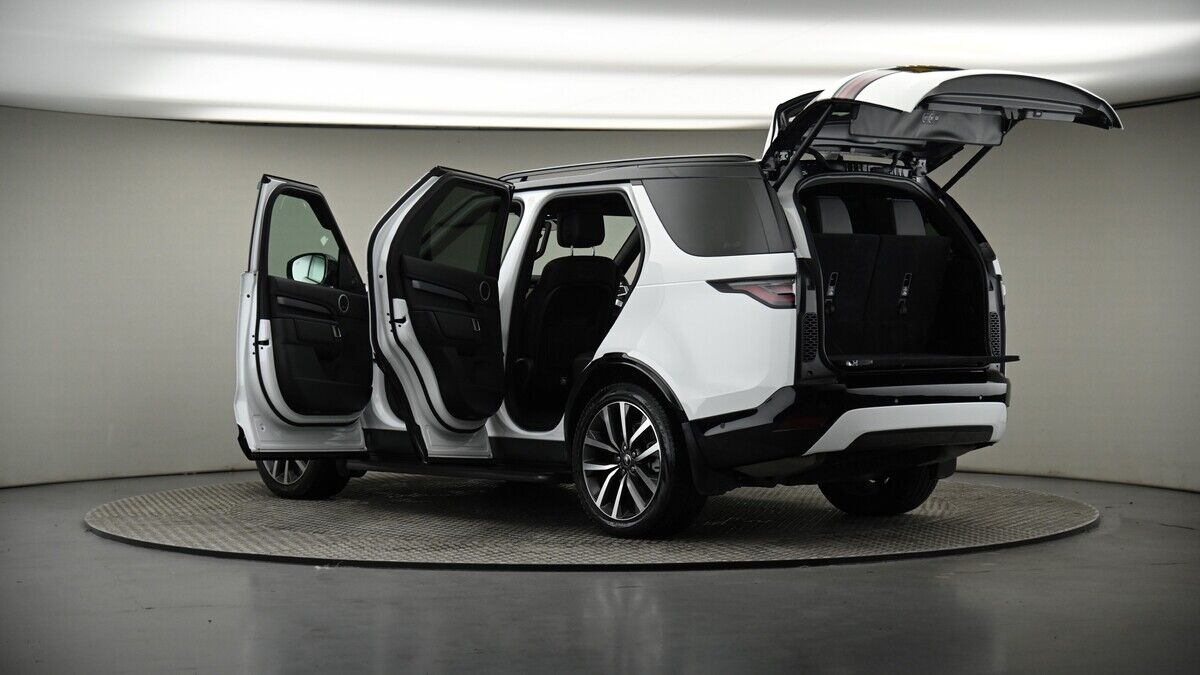 More views of Land Rover Discovery