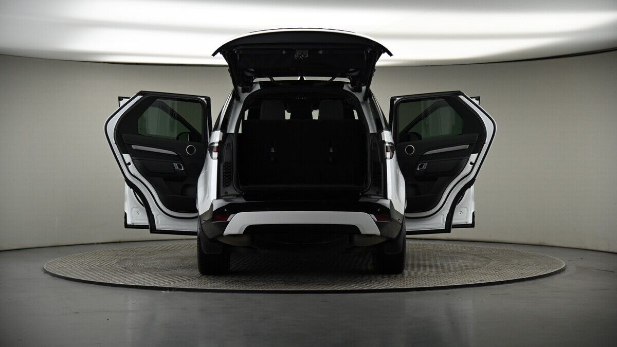 More views of Land Rover Discovery