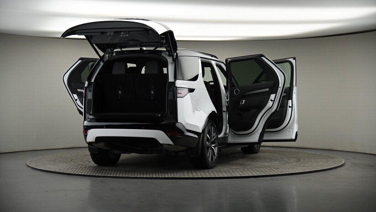 More views of Land Rover Discovery