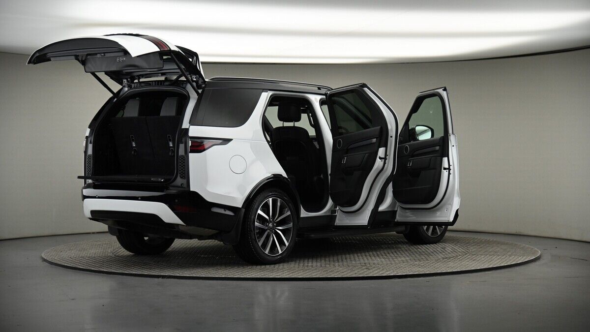 More views of Land Rover Discovery