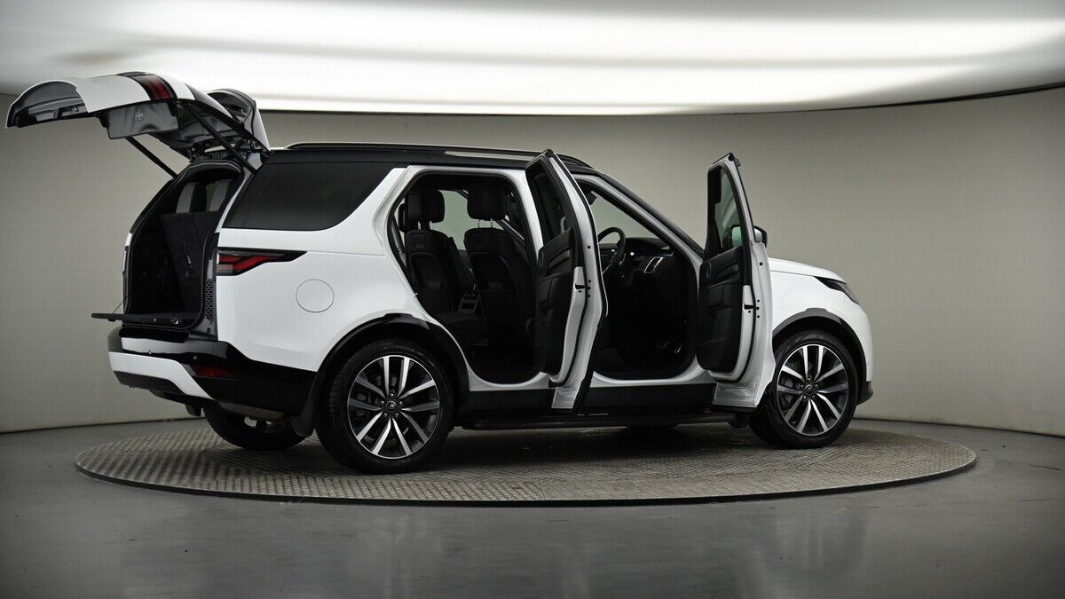 More views of Land Rover Discovery