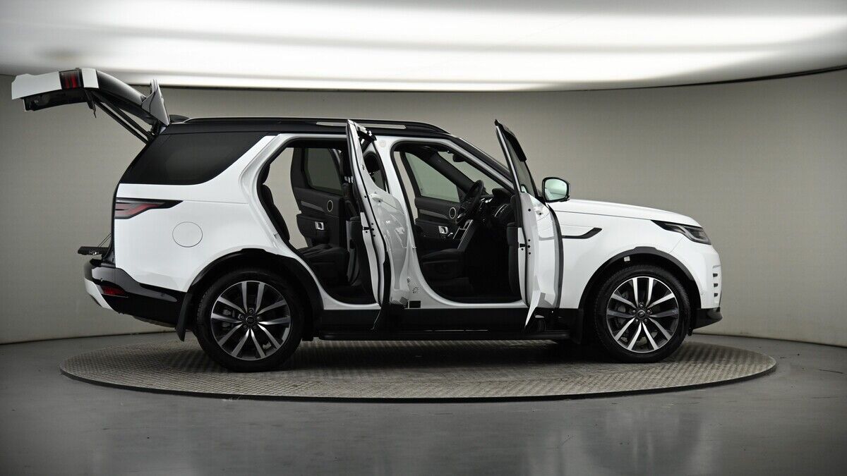 More views of Land Rover Discovery