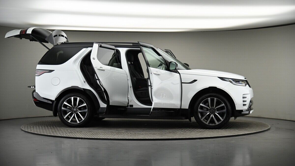 More views of Land Rover Discovery