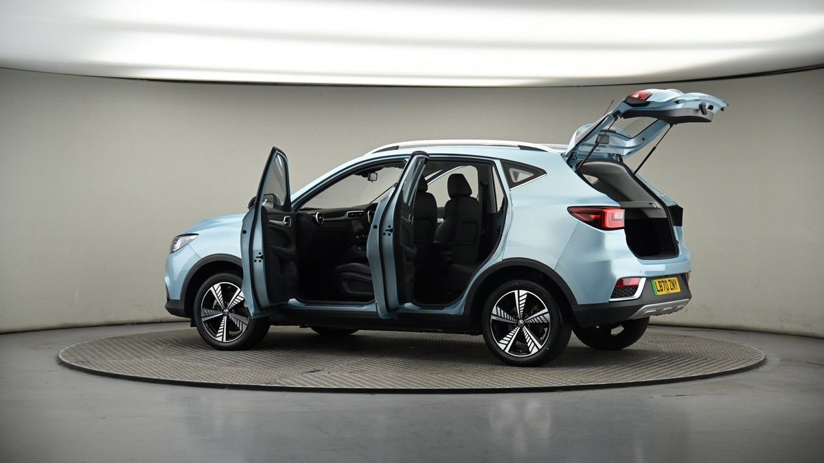 More views of MG MG ZS