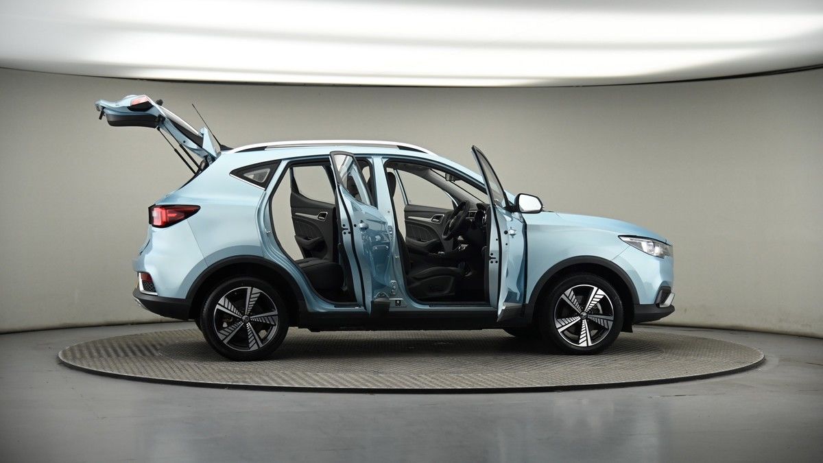 More views of MG MG ZS