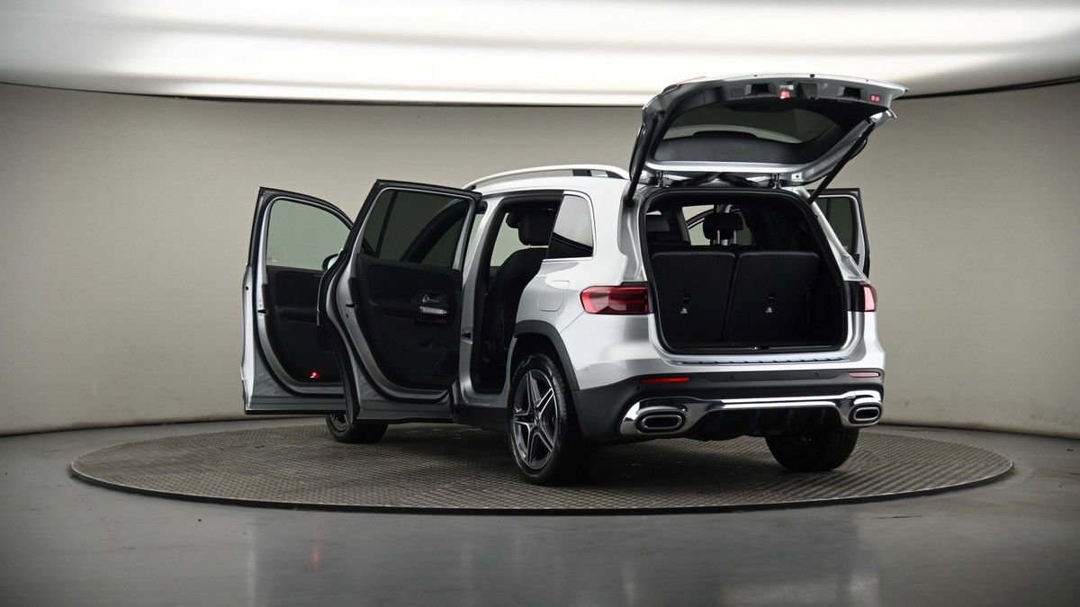 Mercedes-Benz GLB Image 8