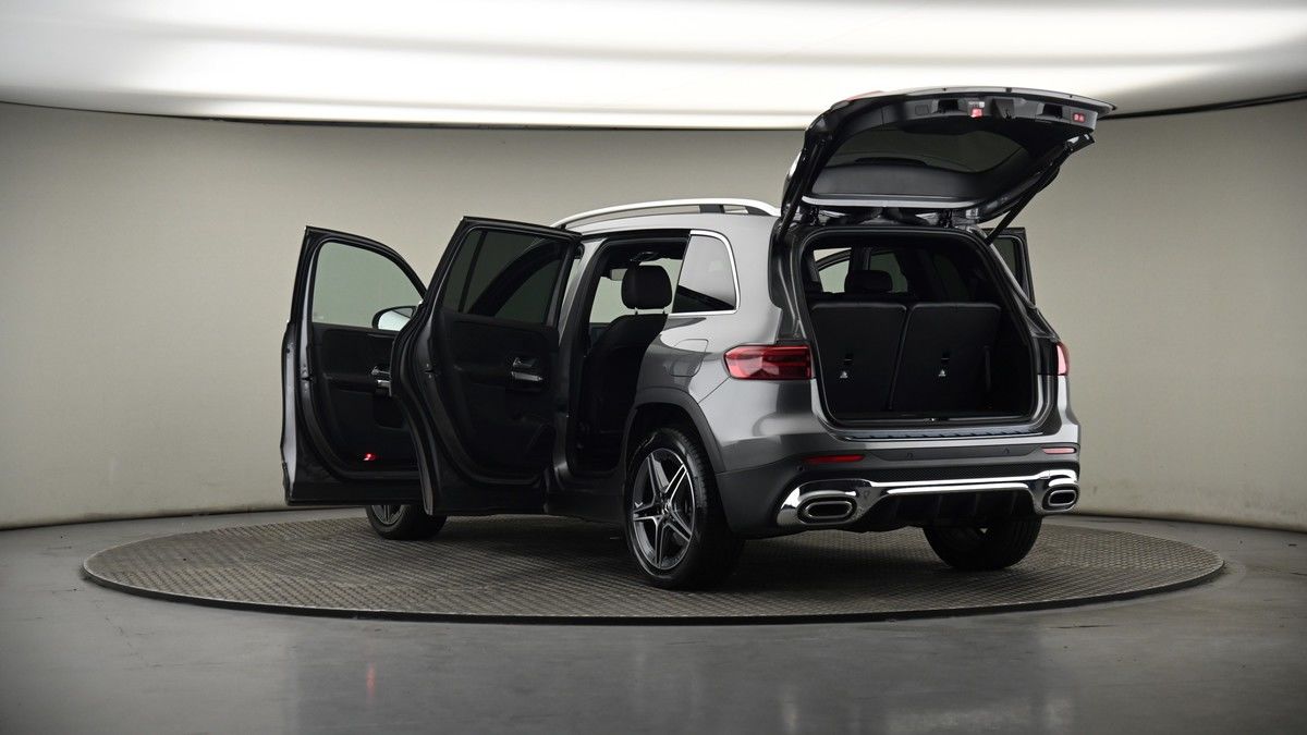 Mercedes-Benz GLB Image 8