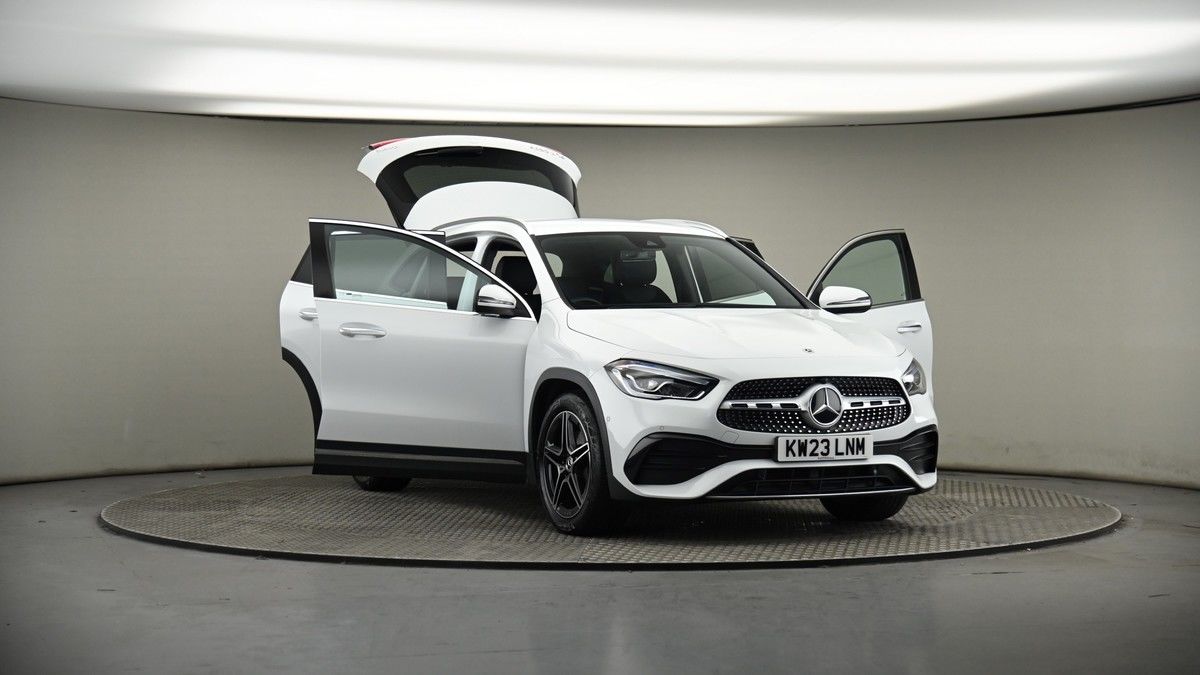 More views of Mercedes-Benz GLA
