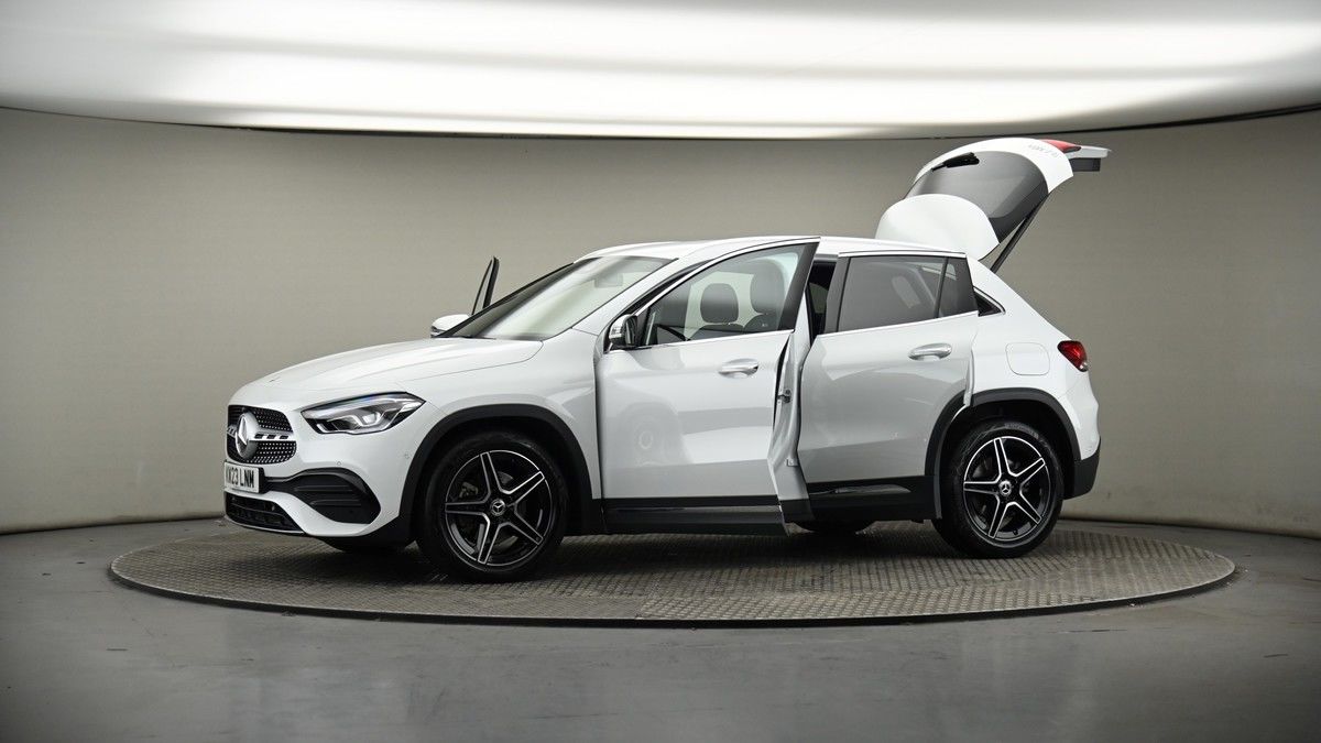 More views of Mercedes-Benz GLA