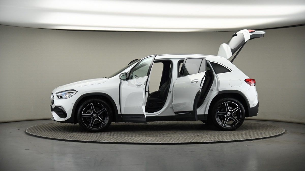 More views of Mercedes-Benz GLA