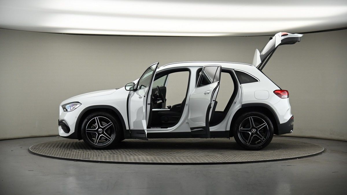More views of Mercedes-Benz GLA