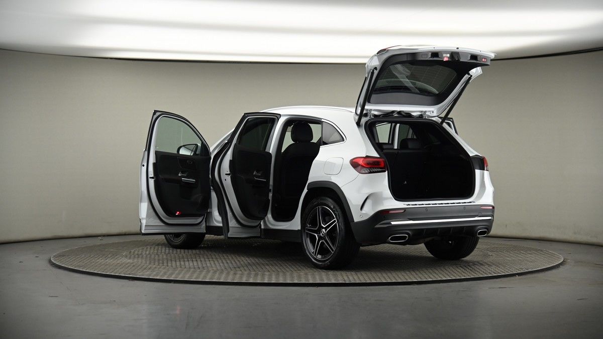 More views of Mercedes-Benz GLA