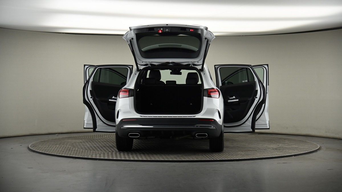 More views of Mercedes-Benz GLA