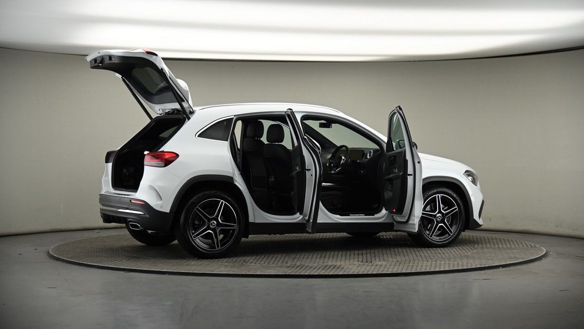 More views of Mercedes-Benz GLA