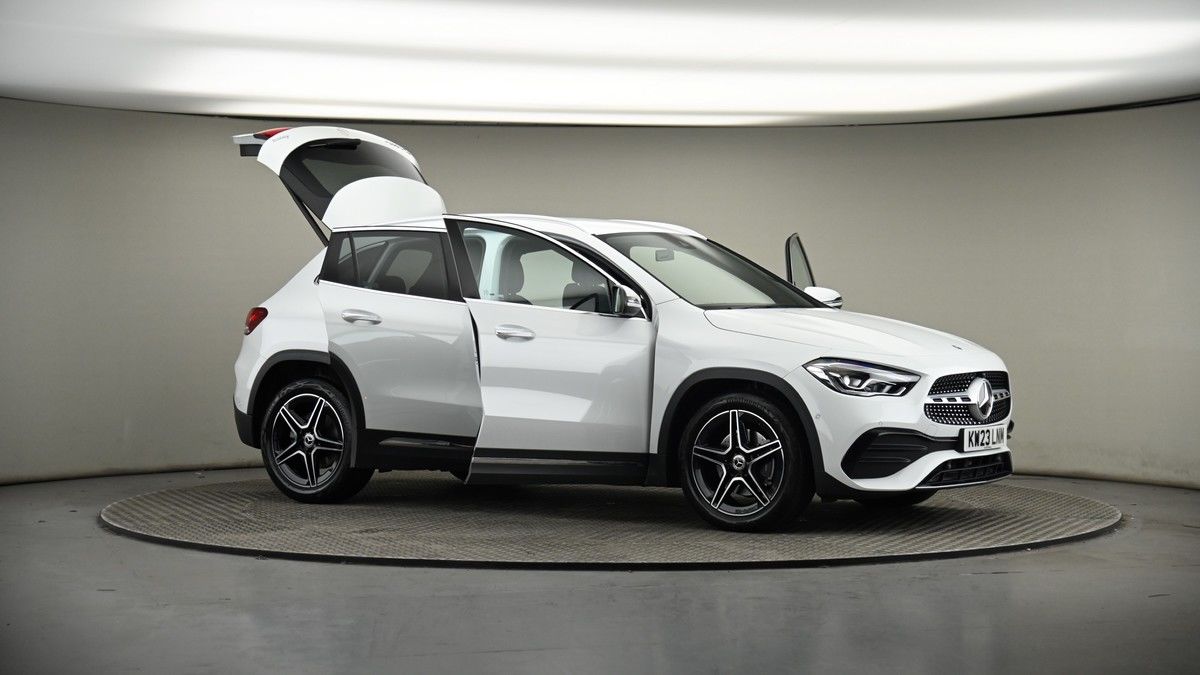 More views of Mercedes-Benz GLA