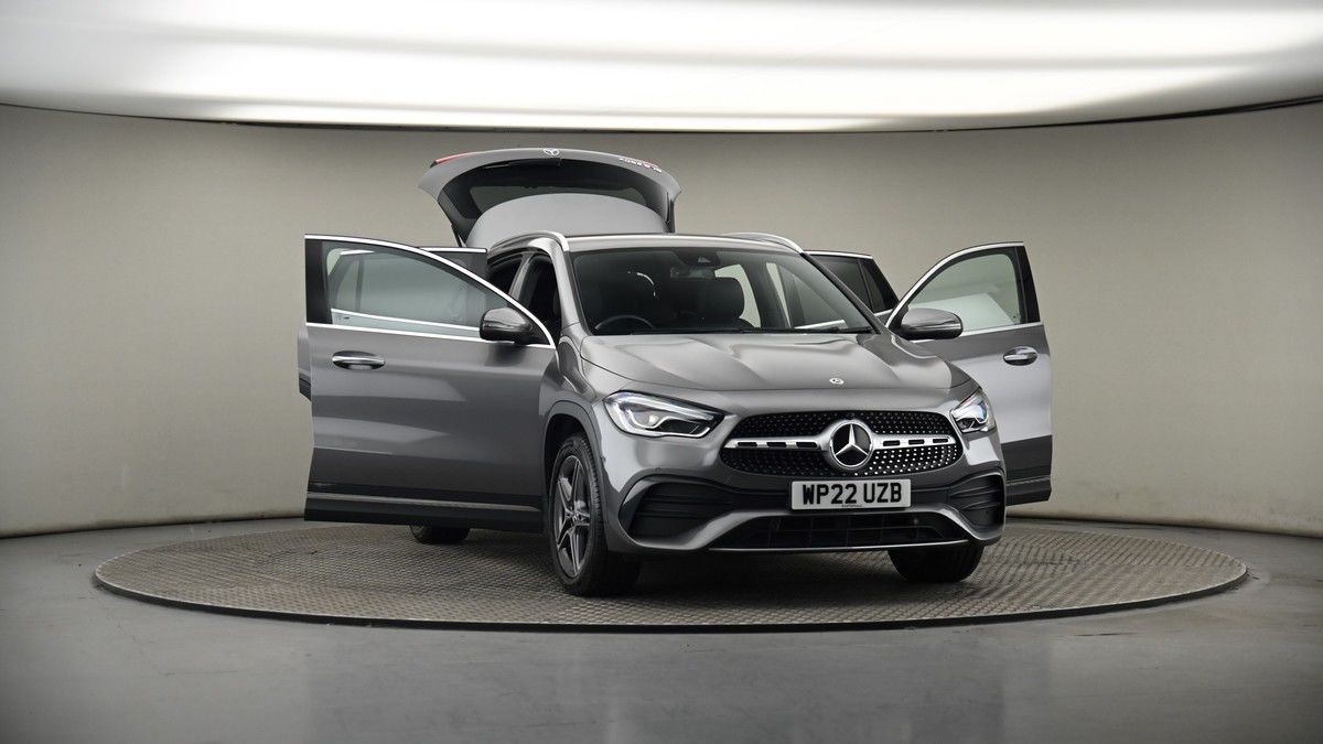More views of Mercedes-Benz GLA