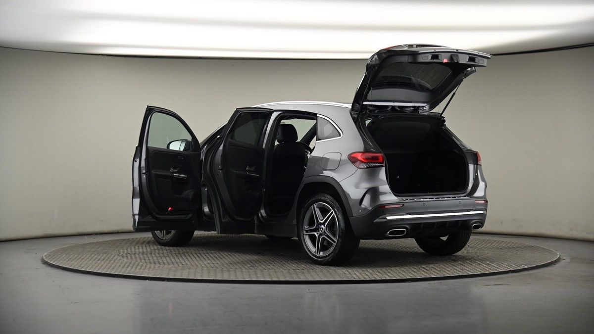 More views of Mercedes-Benz GLA