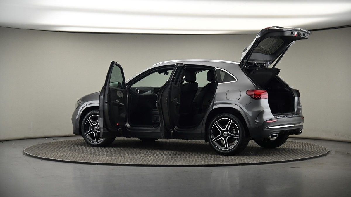 More views of Mercedes-Benz GLA