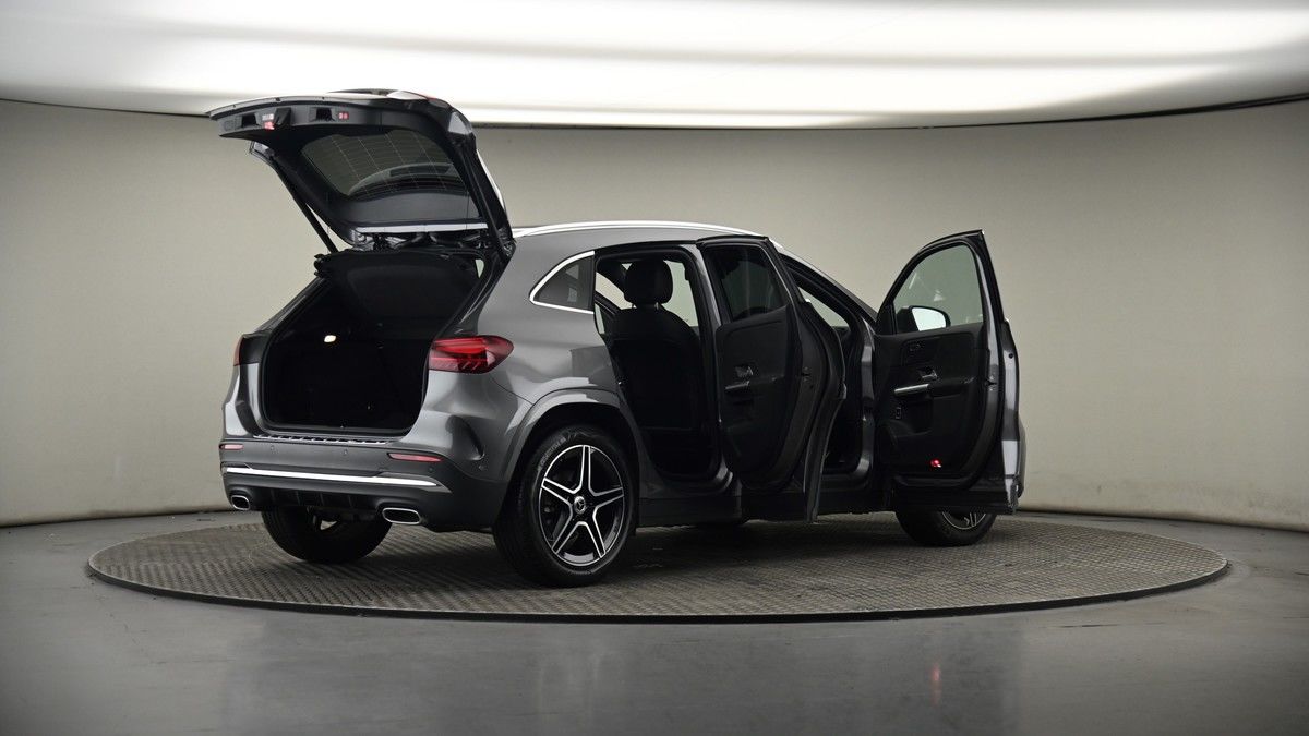 More views of Mercedes-Benz GLA