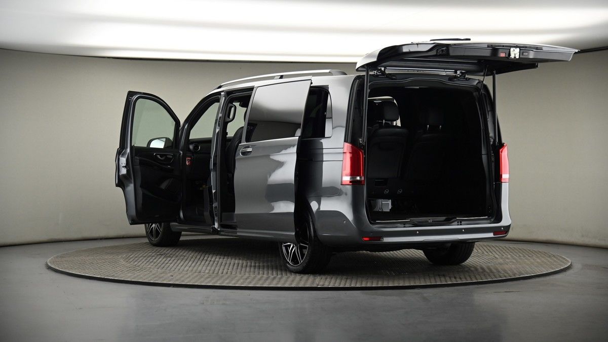 Mercedes-Benz V Class Image 8