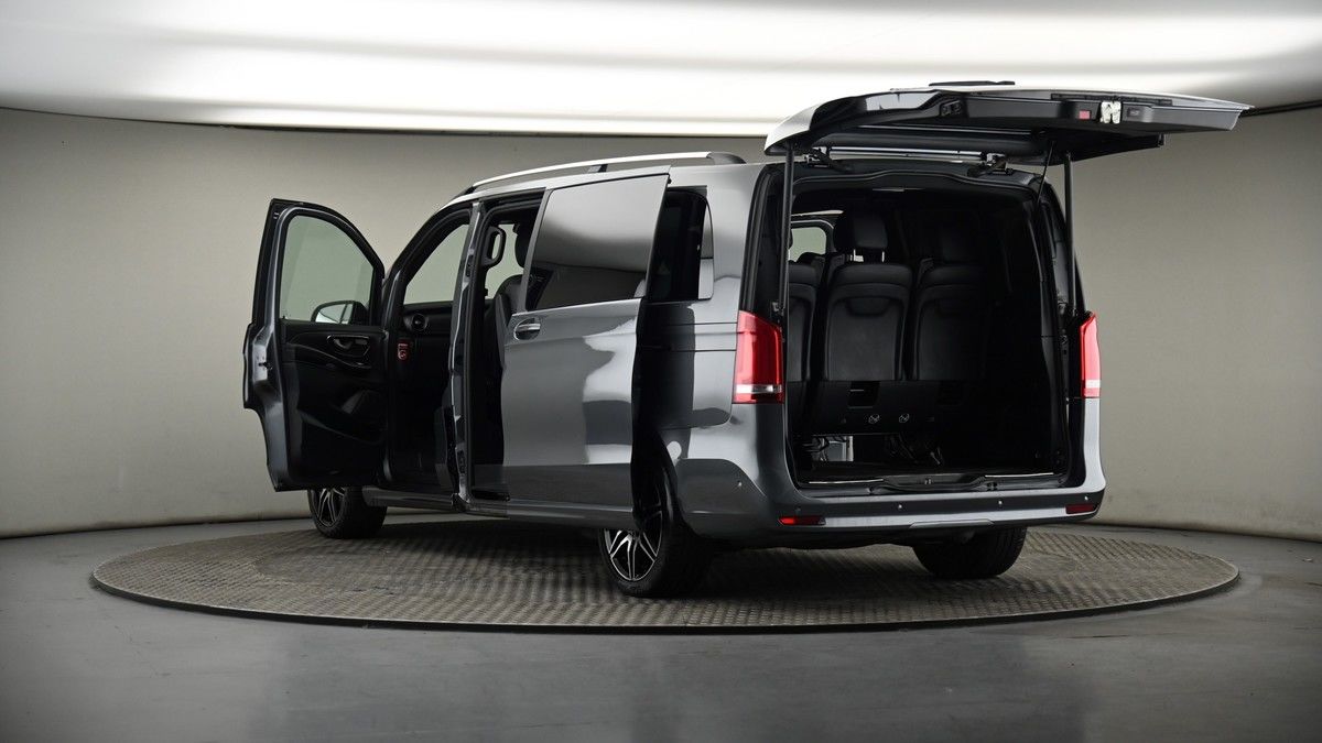 Mercedes-Benz V Class Image 8