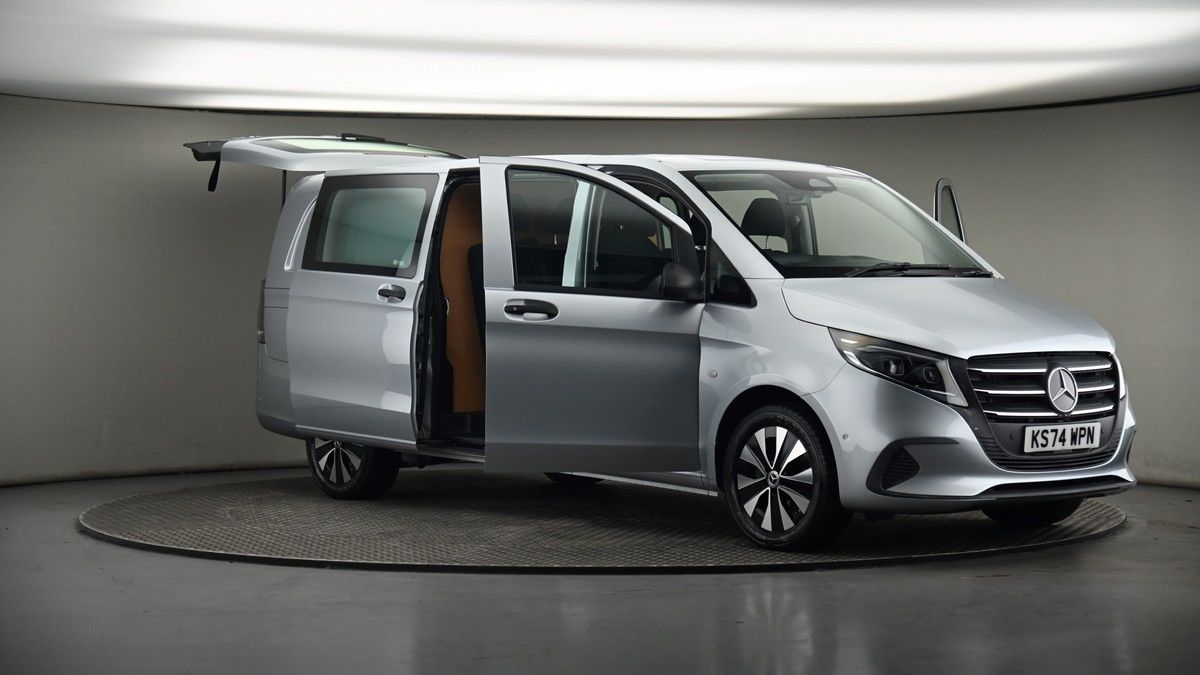 More views of Mercedes-Benz Vito
