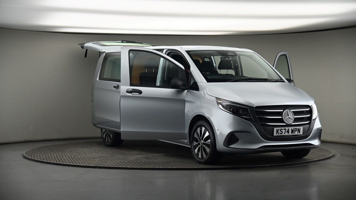 More views of Mercedes-Benz Vito