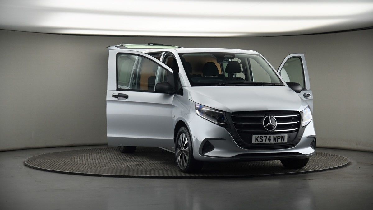 More views of Mercedes-Benz Vito