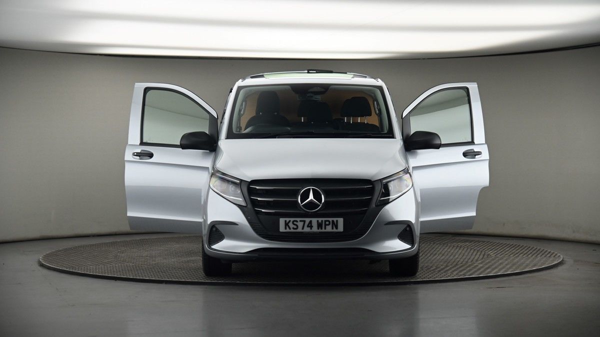 More views of Mercedes-Benz Vito