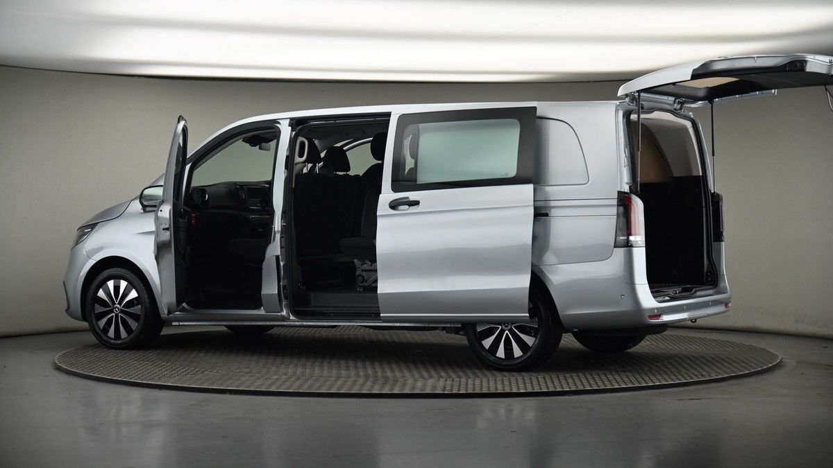 More views of Mercedes-Benz Vito
