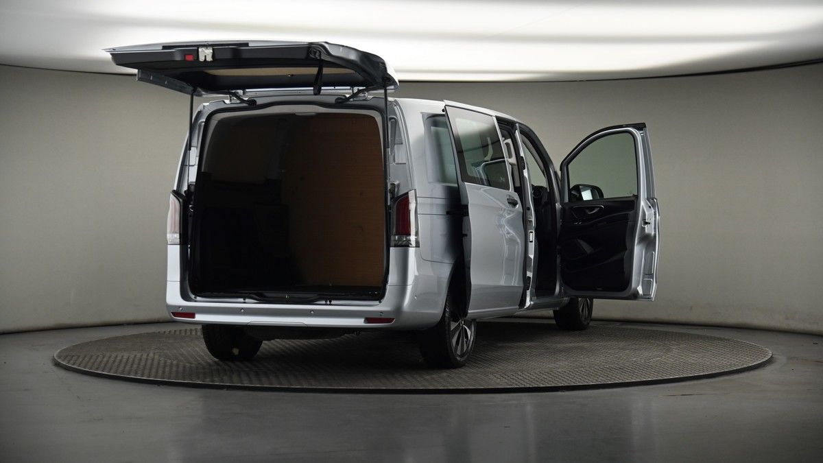 More views of Mercedes-Benz Vito