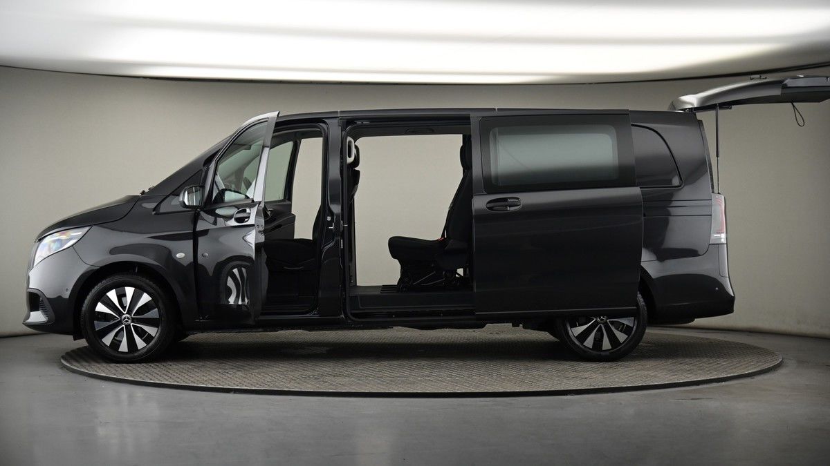 More views of Mercedes-Benz Vito