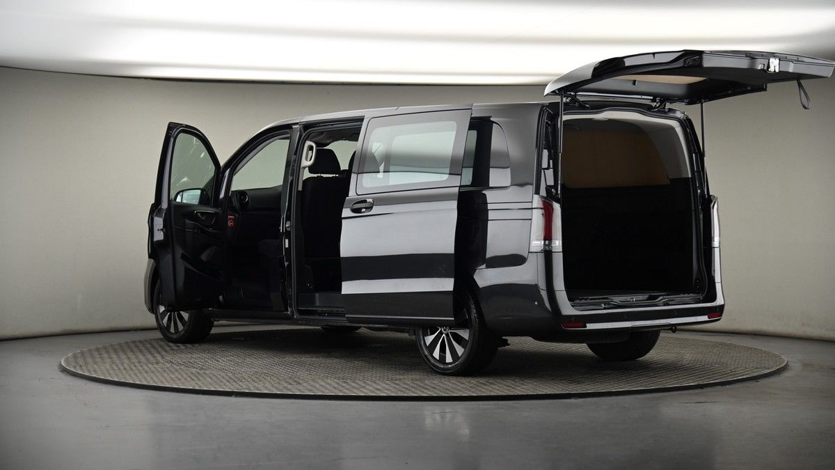 More views of Mercedes-Benz Vito