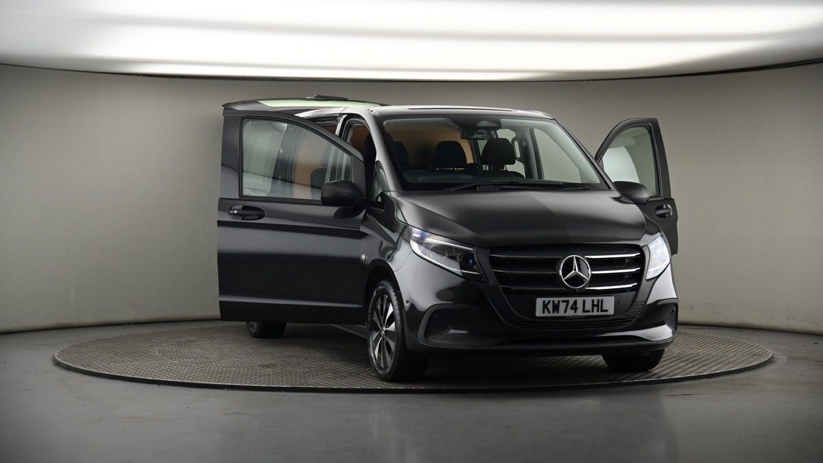 More views of Mercedes-Benz Vito