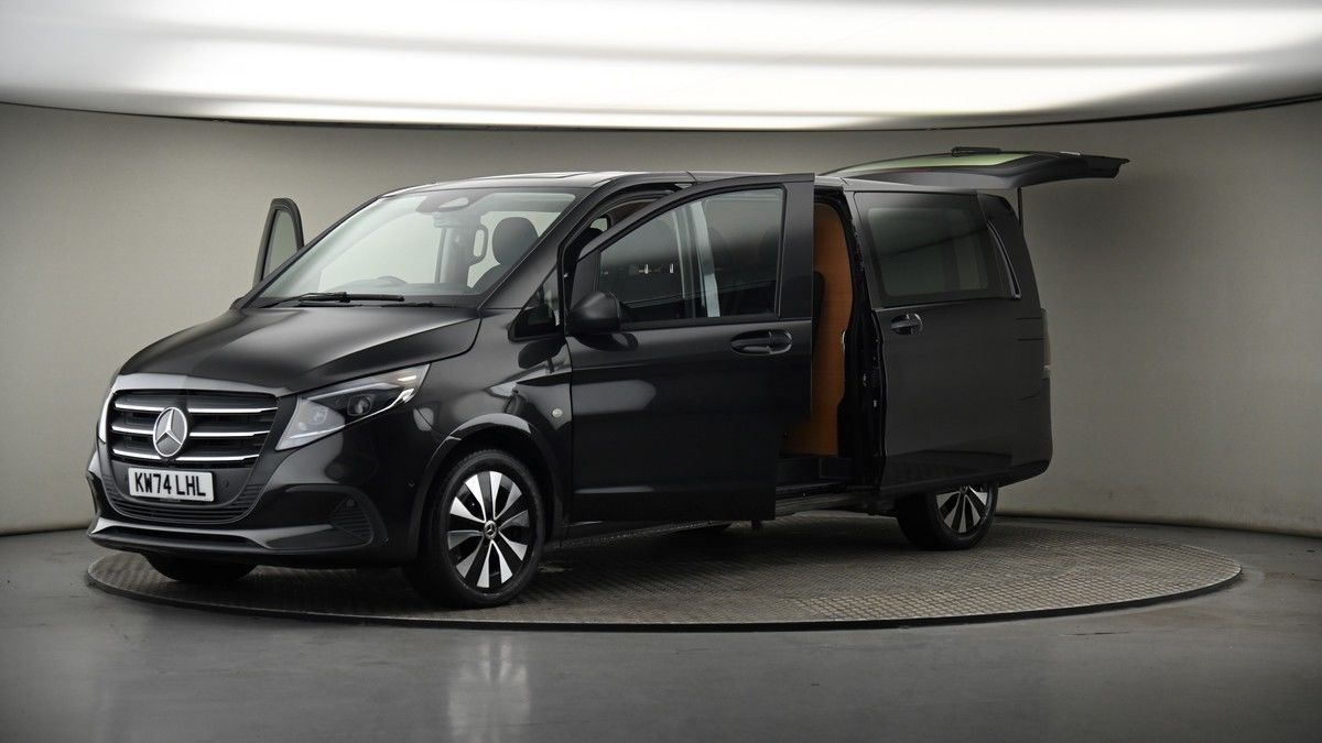 More views of Mercedes-Benz Vito