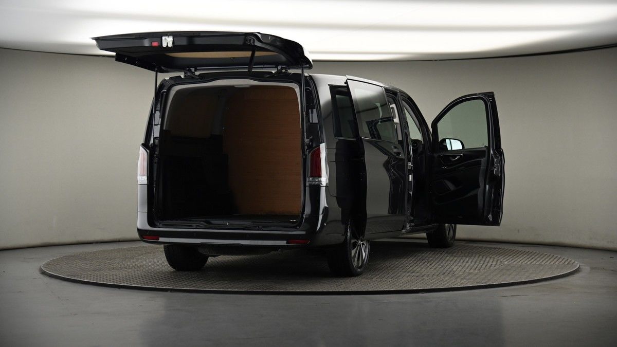 More views of Mercedes-Benz Vito