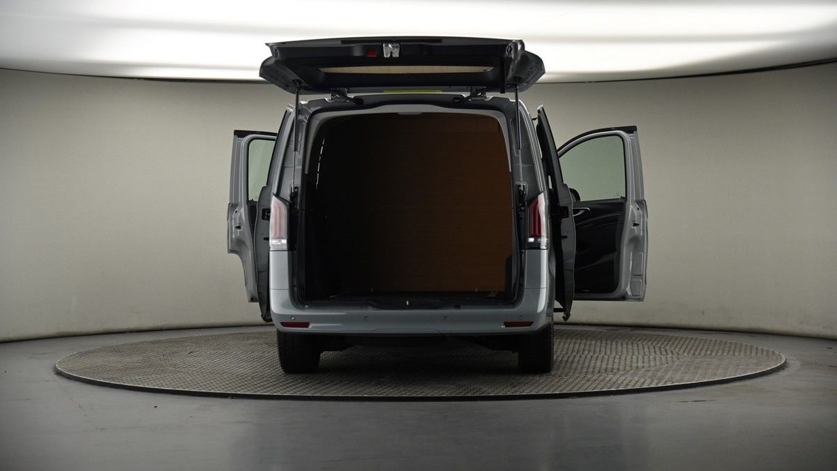 More views of Mercedes-Benz Vito