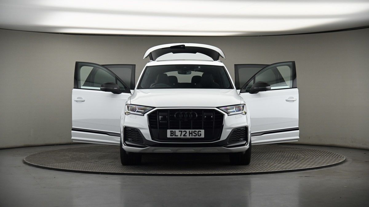 More views of Audi Q7