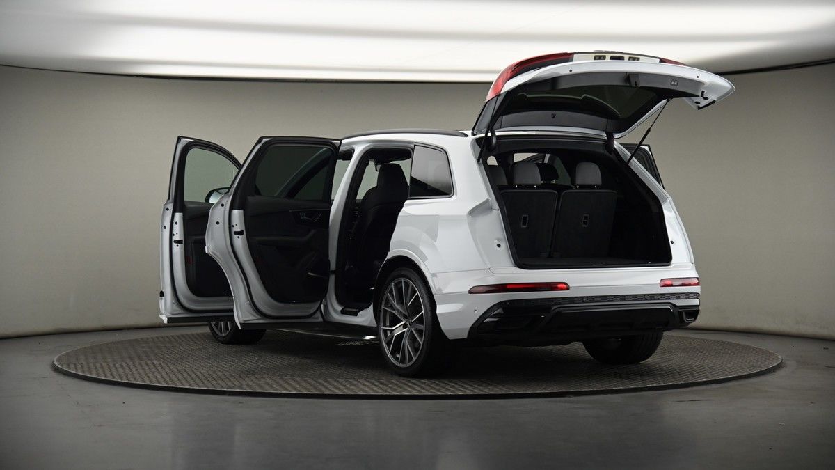 Audi Q7 Image 8