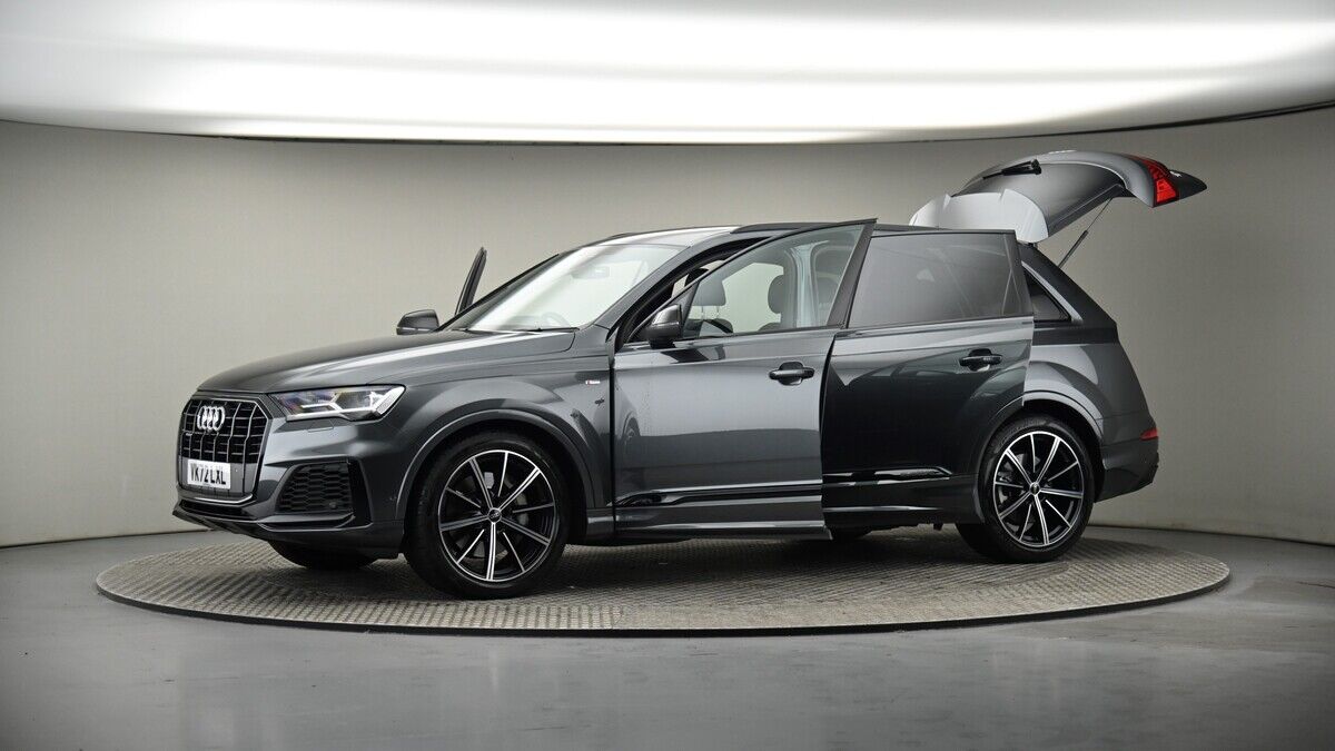 More views of Audi Q7
