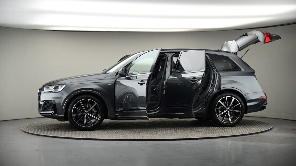 More views of Audi Q7