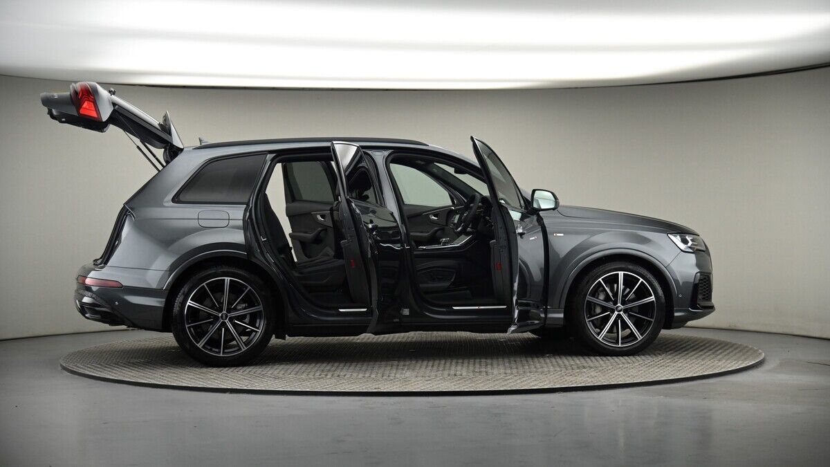 More views of Audi Q7