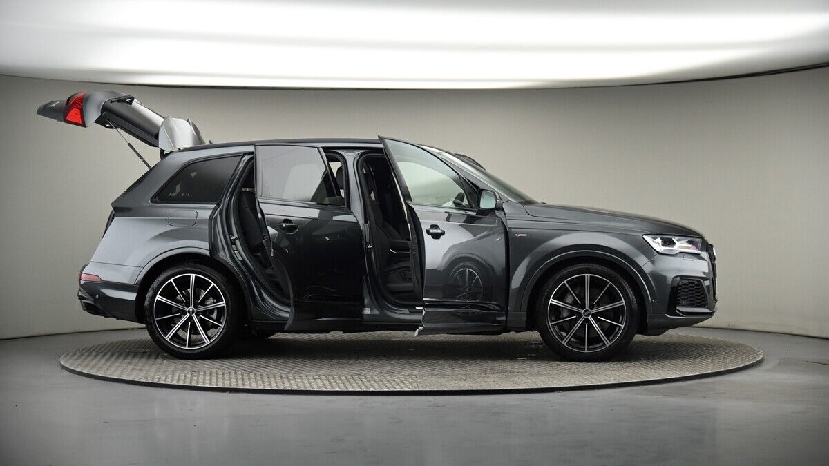 More views of Audi Q7