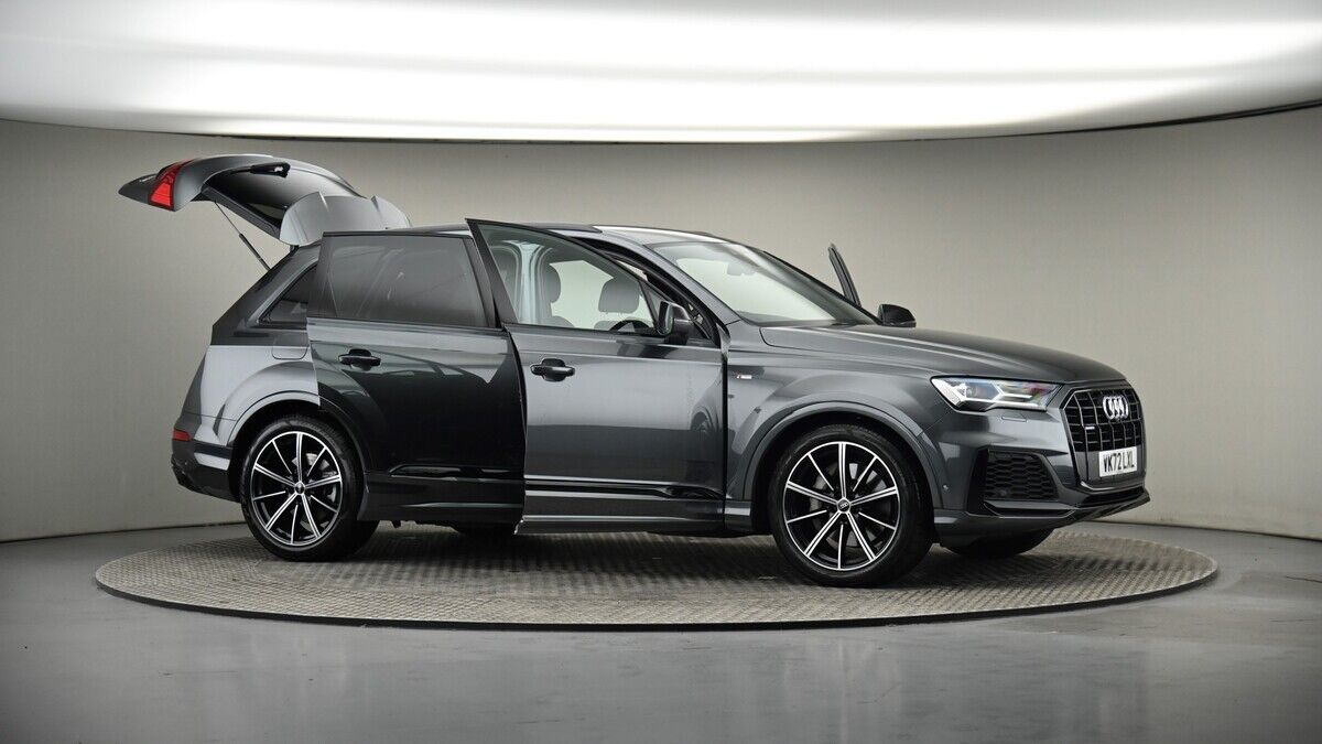 More views of Audi Q7