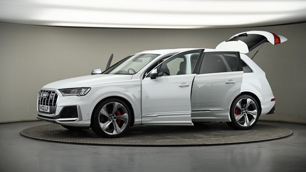 More views of Audi SQ7