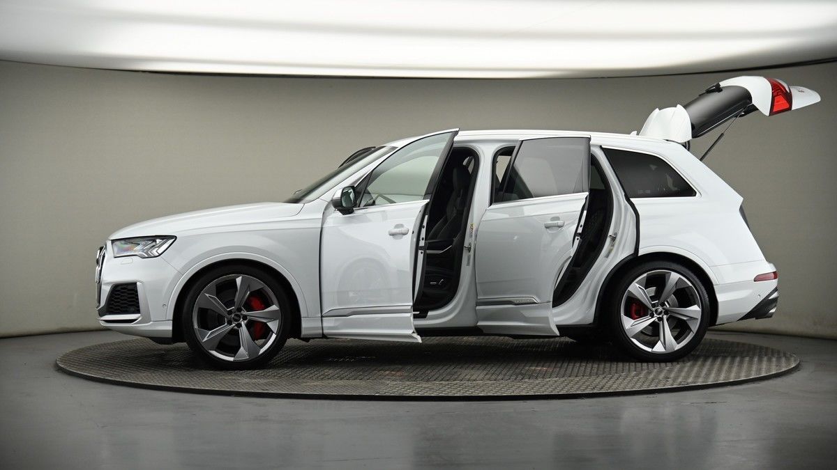 More views of Audi SQ7