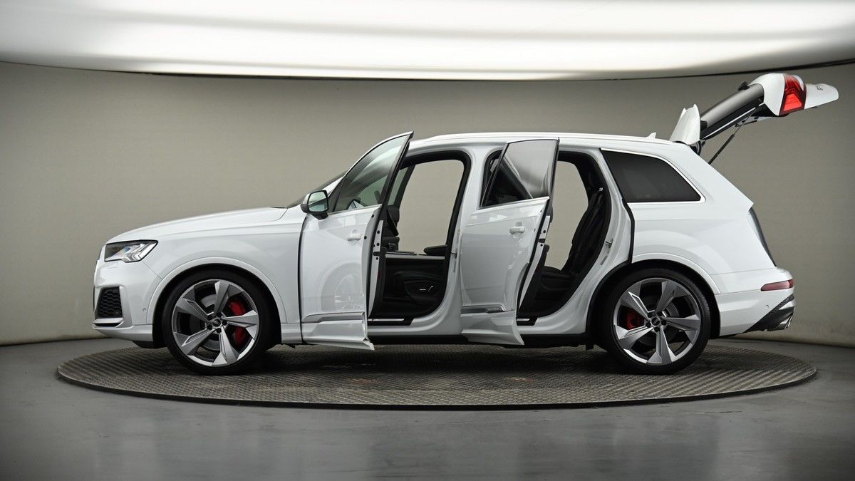 More views of Audi SQ7