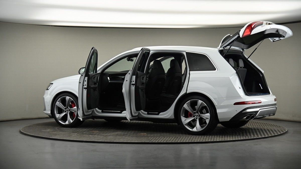 More views of Audi SQ7