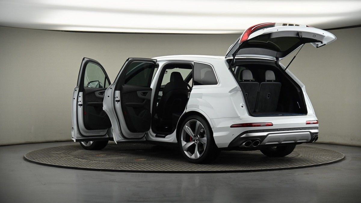 More views of Audi SQ7